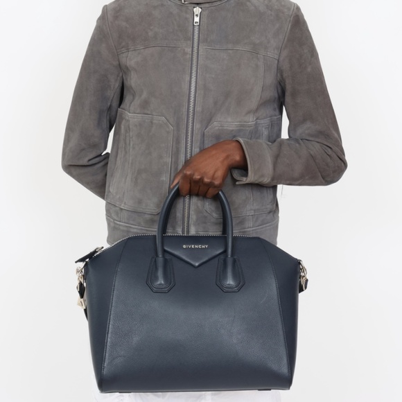 GIVENCHY Dark Navy Medium Antigona Bag - Picture 4 of 6